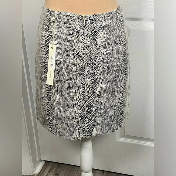SHE + SKY SNAKE PRINT SKIRT NWT‎ SMALL - Picture 3 of 6